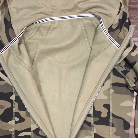 Kismet camp fleece hoodie size small - Picture 2 of 4